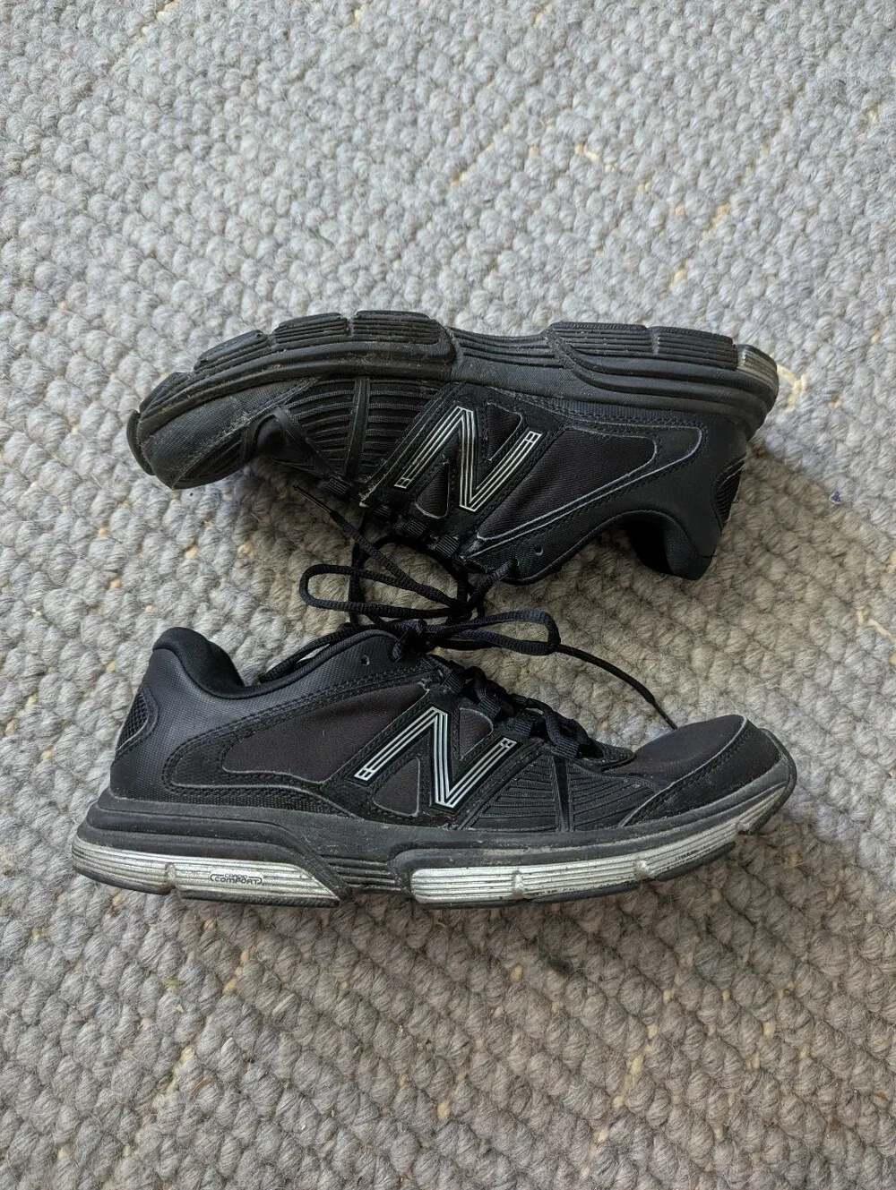 New Balance Men's Black Athletic Sneakers Sz 9